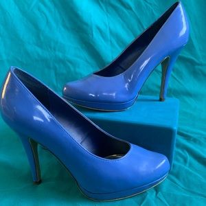 Periwinkle Pumps: Size 8
